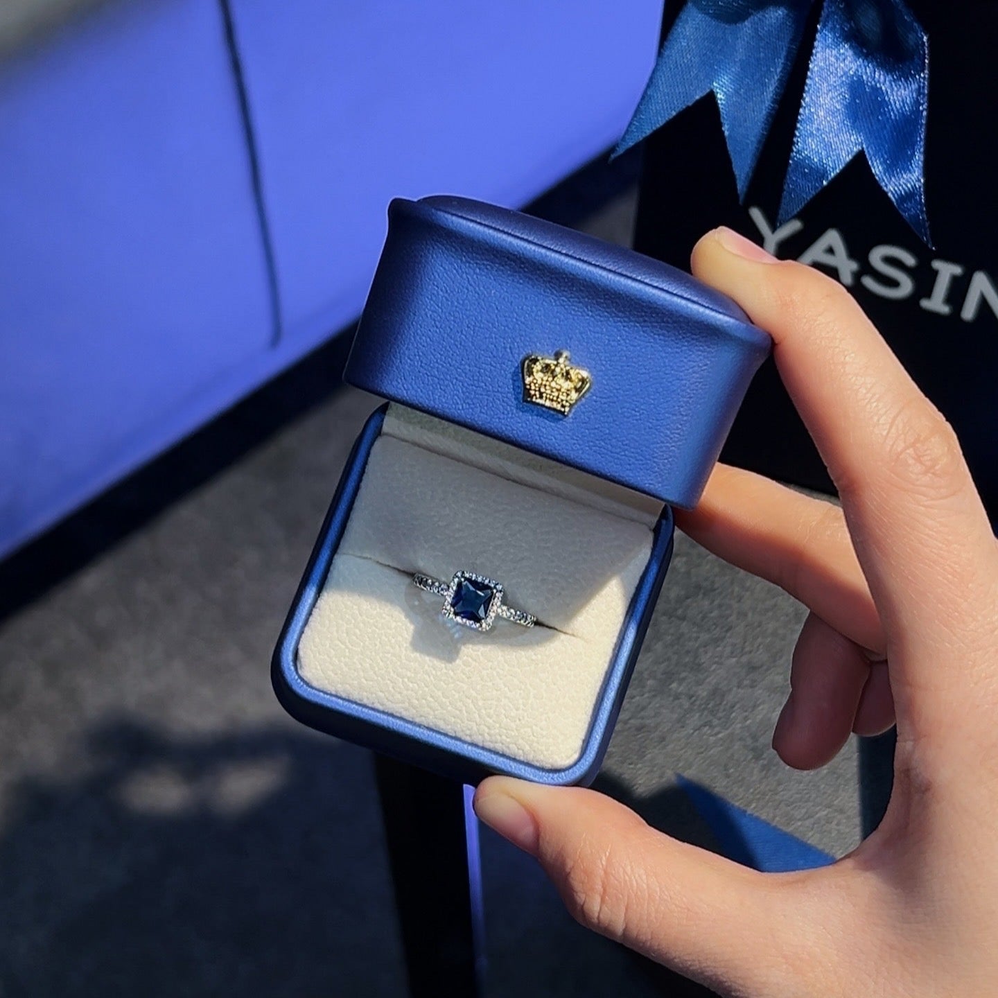 Glamming Silver Square-Shaped Ring ✨